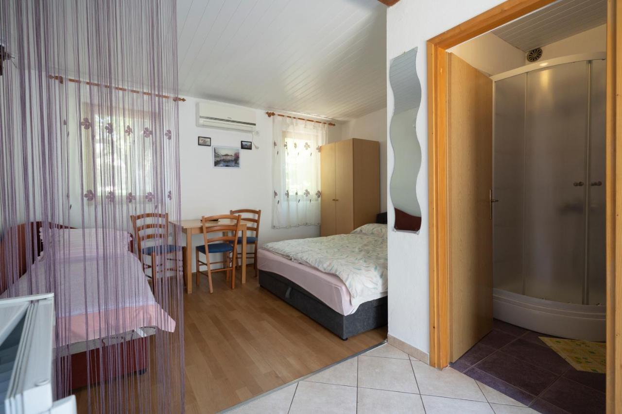 Studio Apartman Ema Gornji Karin Ngoại thất bức ảnh